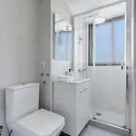 Nogalera Rainbow 2-bedroom Apartment, Pool And Parking By Namaste Elite Apartment *