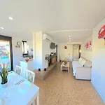 Nogalera Rainbow 2-bedroom Apartment, Pool And Parking By Namaste Elite Appartamento