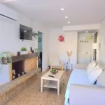 Appartamento Nogalera Rainbow 2-bedroom Apartment, Pool And Parking By Namaste Elite