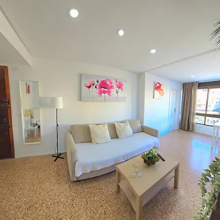 アパート Nogalera Rainbow 2-bedroom Apartment, Pool And Parking By Namaste Elite トレモリノス