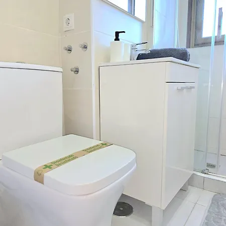 Nogalera Rainbow 2-bedroom Apartment, Pool And Parking By Namaste Elite Apartman Torremolinos