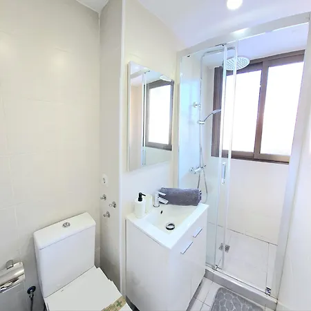アパート Nogalera Rainbow 2-bedroom Apartment, Pool And Parking By Namaste Elite トレモリノス