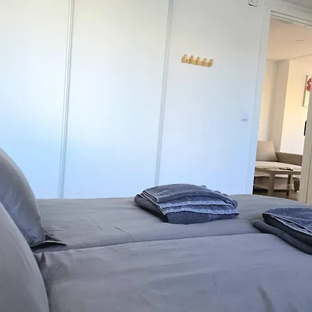 アパート Nogalera Rainbow 2-bedroom Apartment, Pool And Parking By Namaste Elite トレモリノス
