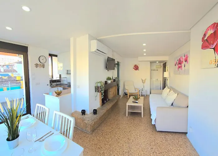 Nogalera Rainbow 2-bedroom Apartment, Pool And Parking By Namaste Elite Apartment