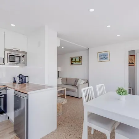 Apartment Nogalera Rainbow 2-bedroom Apartment, Pool And Parking By Namaste Elite