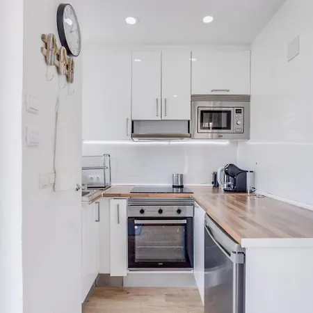 Nogalera Rainbow 2-bedroom Apartment, Pool And Parking By Namaste Elite *