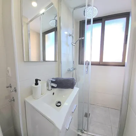 Nogalera Rainbow 2-bedroom Apartment, Pool And Parking By Namaste Elite Torremolinos